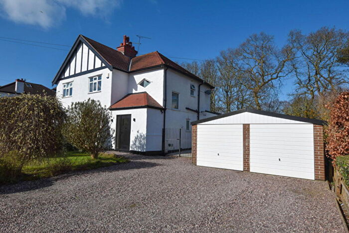 3 Bedroom Semi Detached House For Sale In Holmwood Avenue, Barnston, Wirral, CH61