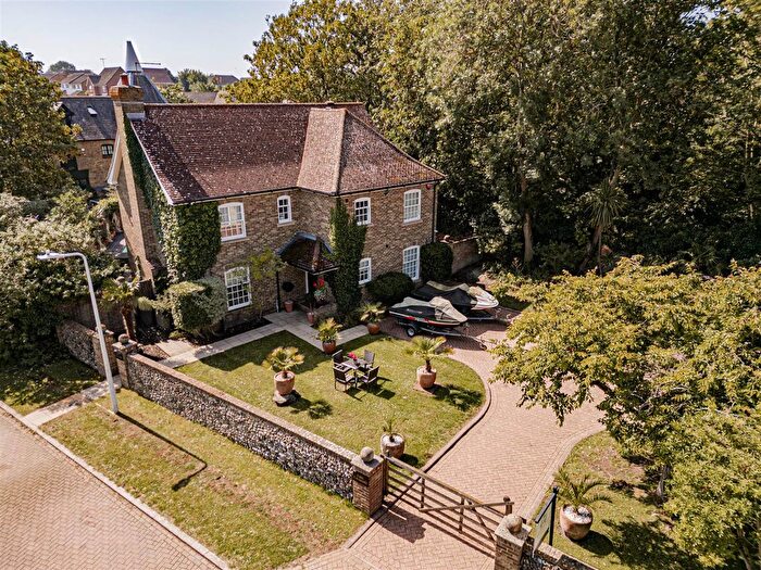 5 Bedroom Detached House For Sale In The Spinney, Cliftonville, Margate, CT9