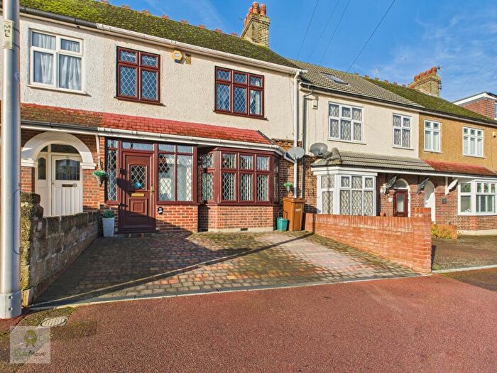 3 Bedroom Terraced House For Sale In Montrose Avenue, Chatham, ME5