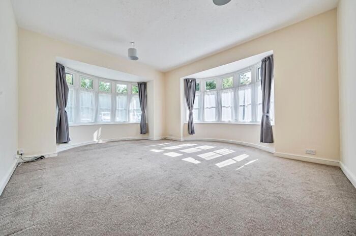 2 Bedroom Flat To Rent In Hillier Road, Guildford, GU1