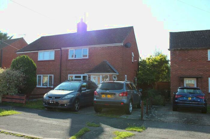 2 Bedroom Semi-Detached House To Rent In Bed House - Wootton, OX13