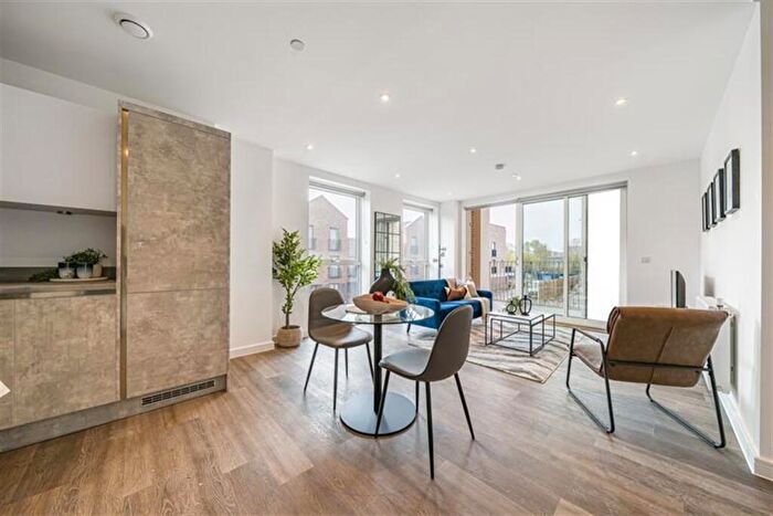 3 Bedroom Apartment To Rent In Bed, Rd Floor, Vega, Verona House In Beam Park, RM9