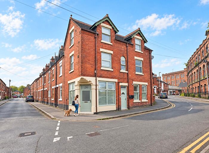 3 Bedroom Town House For Sale In Fountain Street, Leek, Staffordshire, ST13