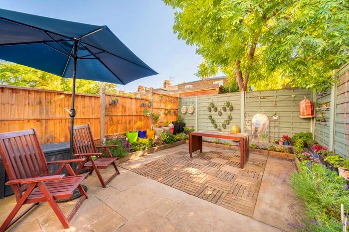 4 Bedroom Terraced House To Rent In Willesden Green, Willesden Green, London, NW2