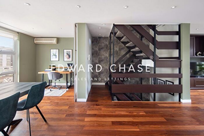 4 Bedroom End Of Terrace House To Rent In Lower Merton Rise, London, NW3