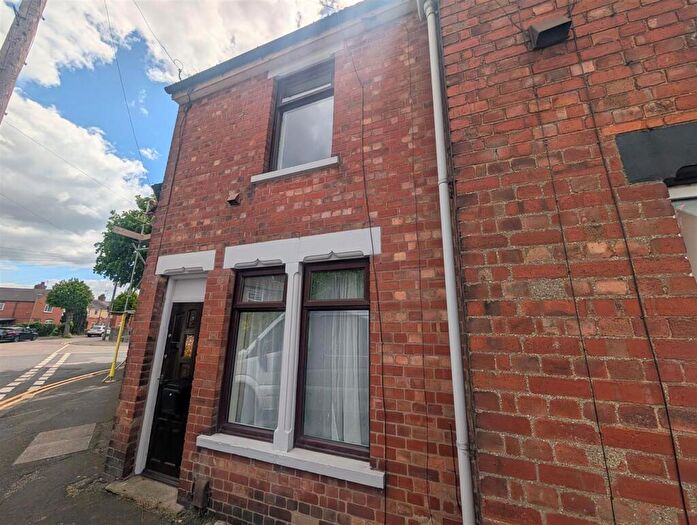 3 Bedroom Terraced House For Sale In Lawrence Place, Newark, NG24