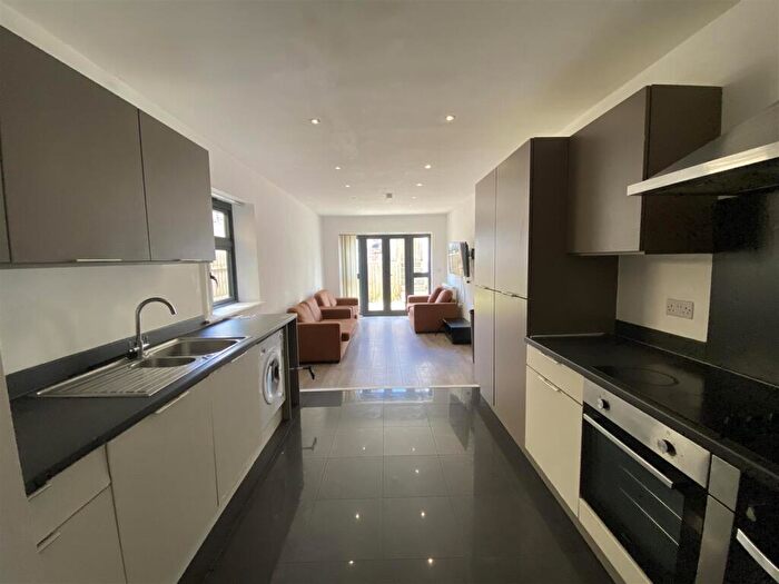 7 Bedroom House To Rent In Cyprian House, Monthermer Road, CF24