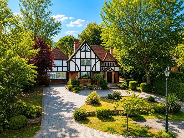 6 Bedroom Detached House For Sale In Astons Road, Moor Park, HA6