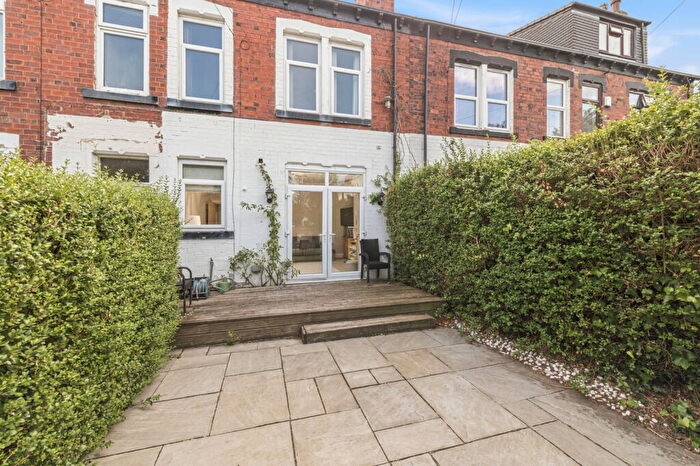 5 Bedroom Terraced House For Sale In Manston Terrace, Leeds, LS15