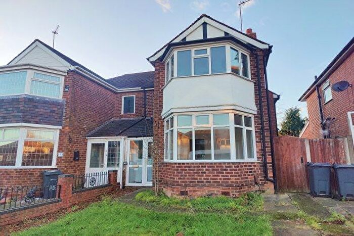 3 Bedroom Semi-Detached House To Rent In Elmbridge Road, Birmingham, B44