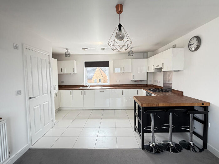 2 Bedroom Flat For Sale In Snowdrop Drive, Lyde Green, BS16