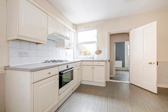 2 Bedroom Semi-Detached House For Sale In St. Peters Street, Tunbridge Wells, TN2 - Photo 6