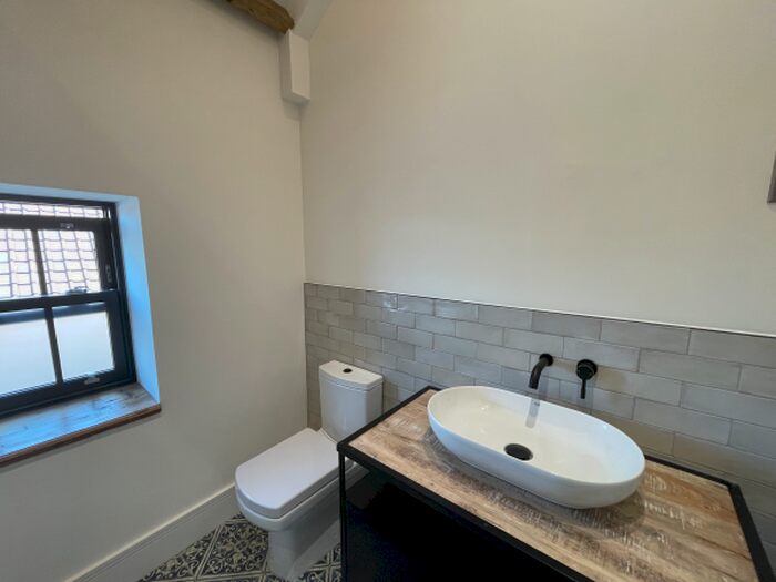 2 Bedroom Apartment To Rent In Bowling Green Yard, Knaresborough, HG5