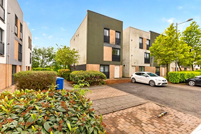 2 Bedroom Flat For Sale In Firpark Close, Glasgow, G31