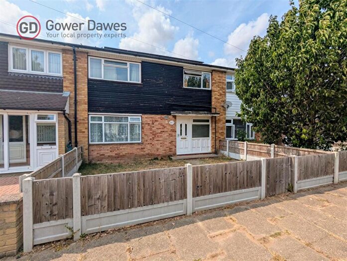 3 Bedroom Terraced House For Sale In Cedar Road, Chadwell St.Mary, RM16