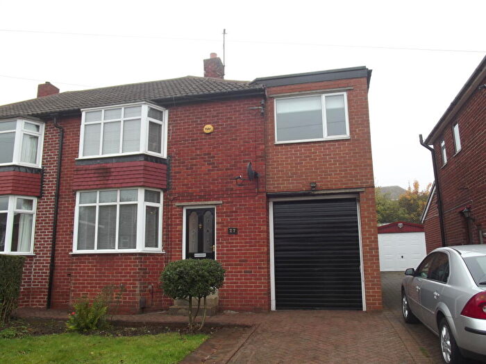 3 Bedroom Semi-Detached House To Rent In Black Hill Road, Brecks, Rotherham, S65