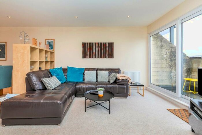 4 Bedroom Terraced House To Rent In Calton Gardens, Bath, Somerset, BA2