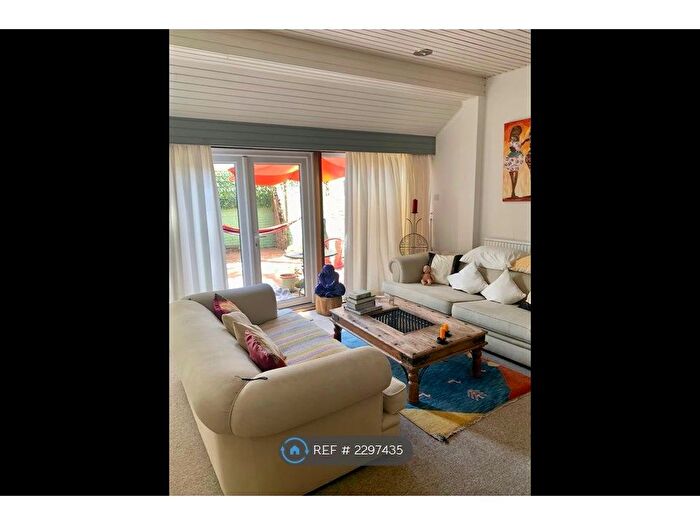 2 Bedroom Terraced House To Rent In Milespit Hill, London, NW7