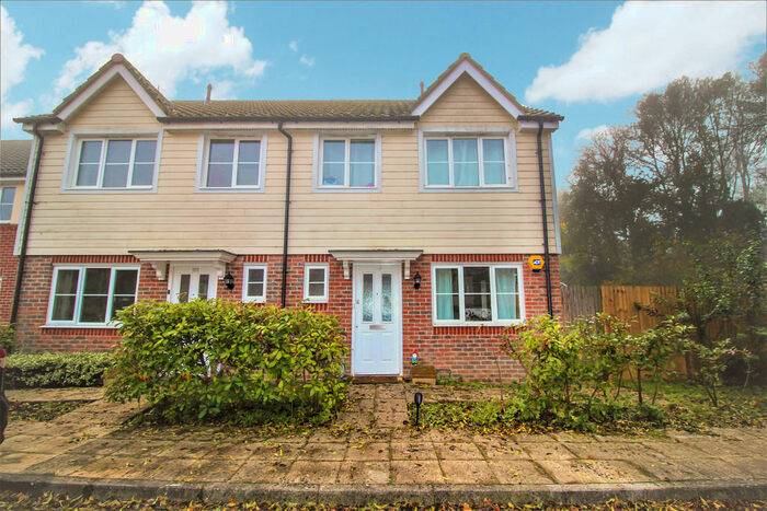 3 Bedroom Semi-Detached House To Rent In Deer Way, Horsham, RH12