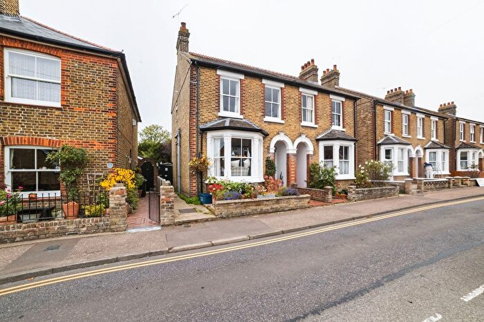 3 Bedroom Semi-detached House For Sale In Victoria Road, Maldon, CM9