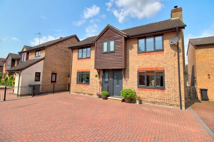 4 Bedroom Detached House For Sale In Mill Lane, Brackley, NN13