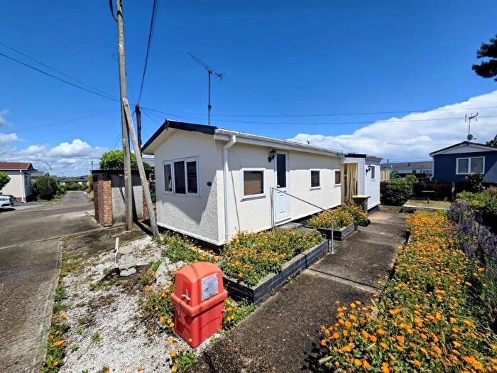 1 Bedroom Park Home For Sale In Pooles Lane, Hullbridge, Hullbridge, Essex., SS5