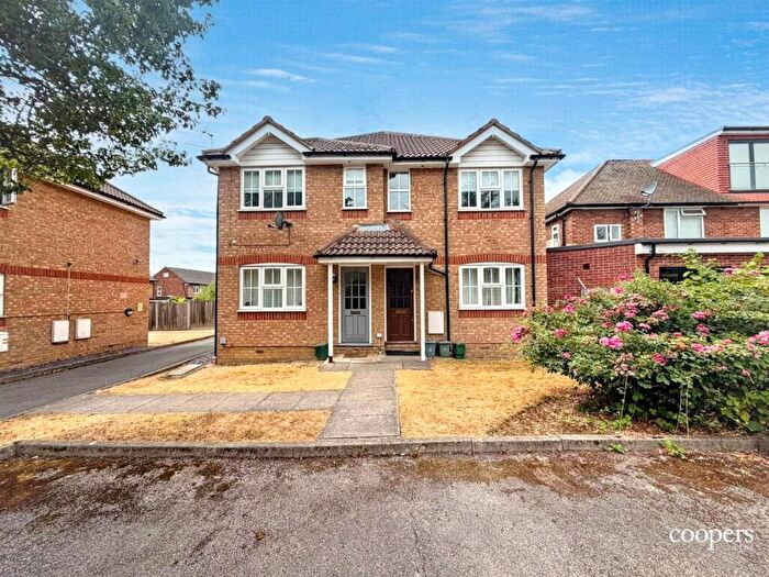 1 Bedroom Maisonette To Rent In St Peters Close, Ruislip, HA4