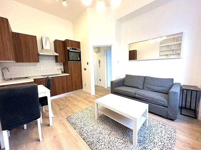 1 Bedroom Flat To Rent In Sinclair Road, Kensington Olympia, London, W14