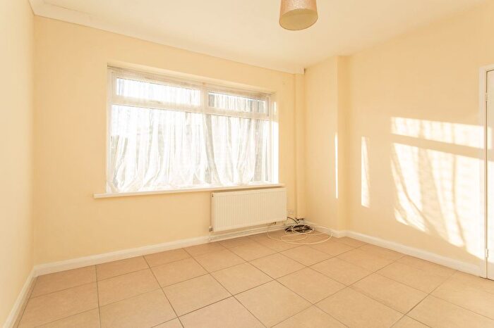 3 Bedroom Terraced House For Sale In Buckland Avenue, Dover, CT16