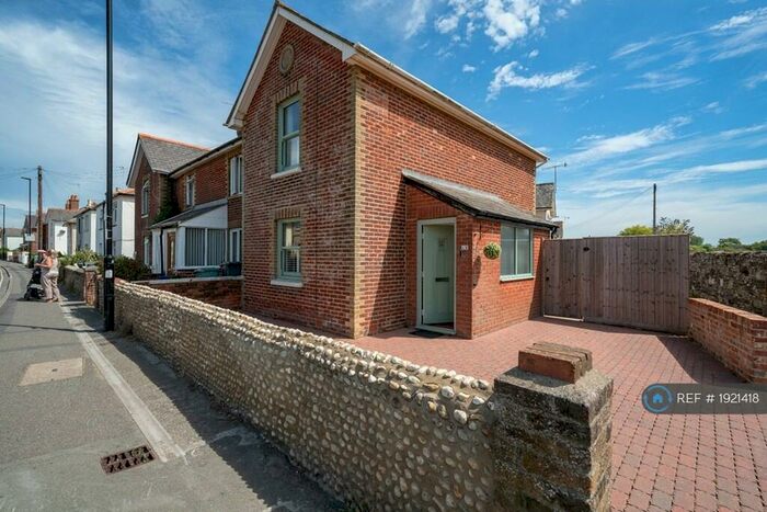 2 Bedroom End Of Terrace House To Rent In Avenue Road, Sandown, PO36