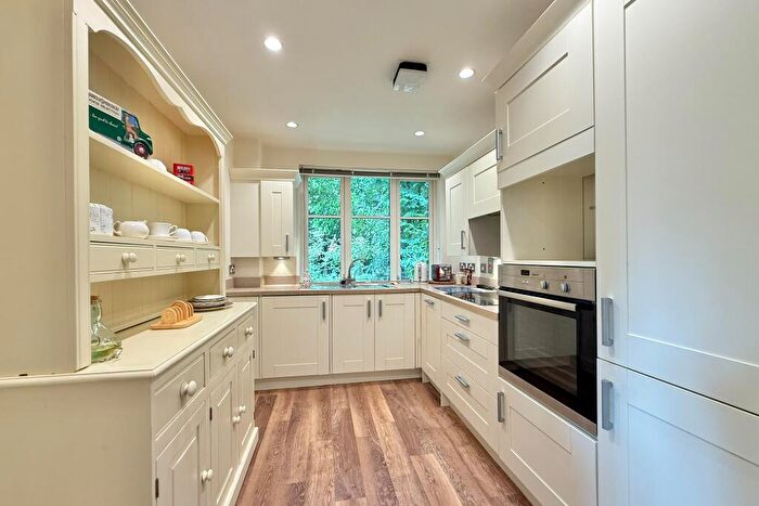 2 Bedroom Retirement Property For Sale In Garnier Drive, Bishopstoke Park Retirement Village, SO50