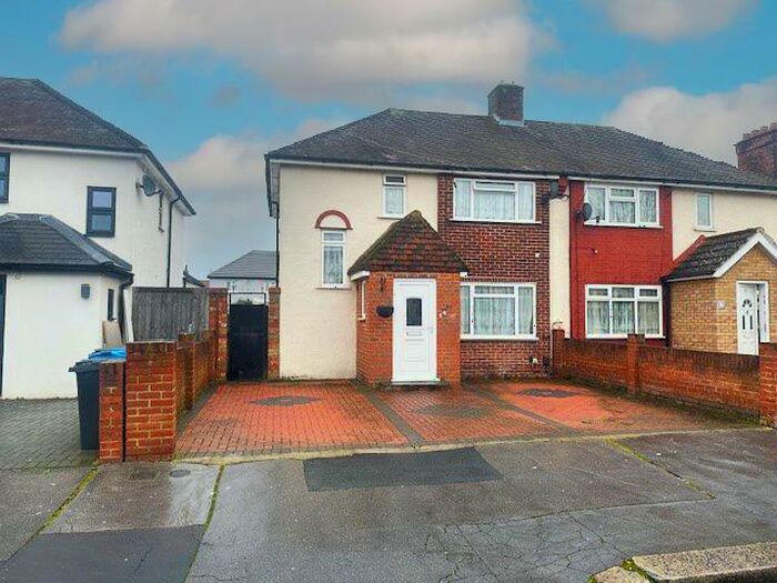 3 Bedroom House To Rent In Chapman Road, Croydon, CR0