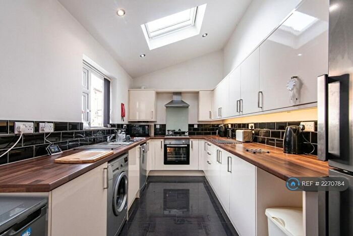 6 Bedroom Terraced House To Rent In Rothesay Avenue, Nottingham, NG7