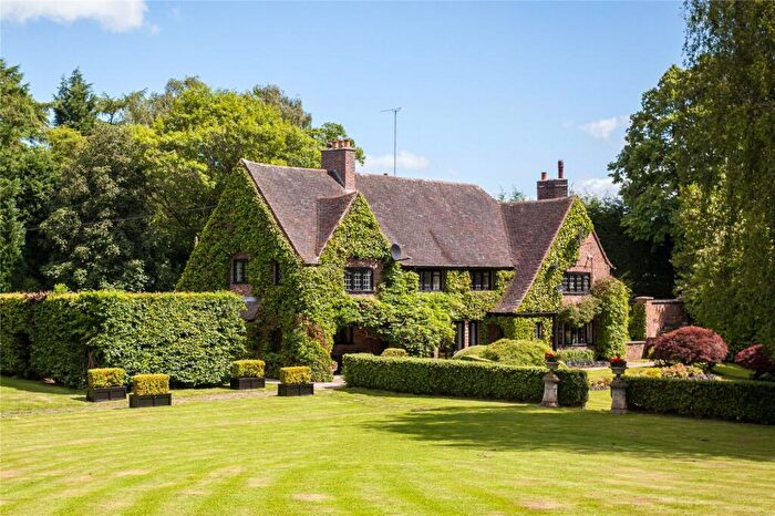 4 Bedroom Detached House For Sale In Fanshawe Lane, Henbury, Cheshire, SK11