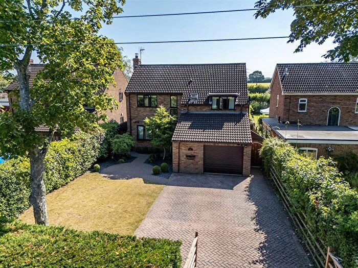 4 Bedroom Detached House For Sale In Easingwold Road, Huby, York, YO61