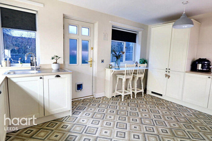 3 Bedroom Semi-Detached House For Sale In White Laithe Gardens, Leeds, LS14