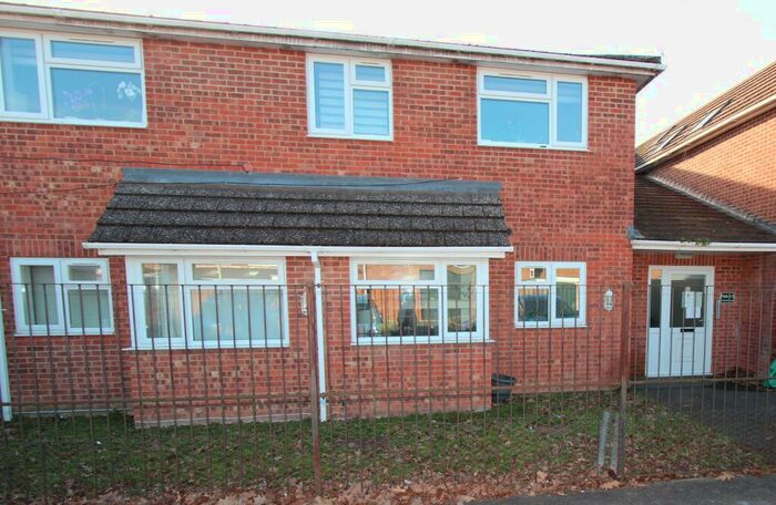 1 Bedroom Flat To Rent In Kingfisher Drive, Woodley, RG5