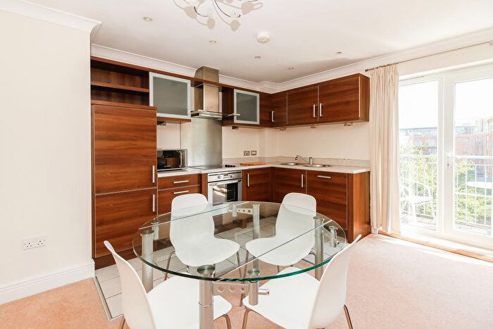 2 Bedroom Flat To Rent In William Lucy Way, Jericho, OX2