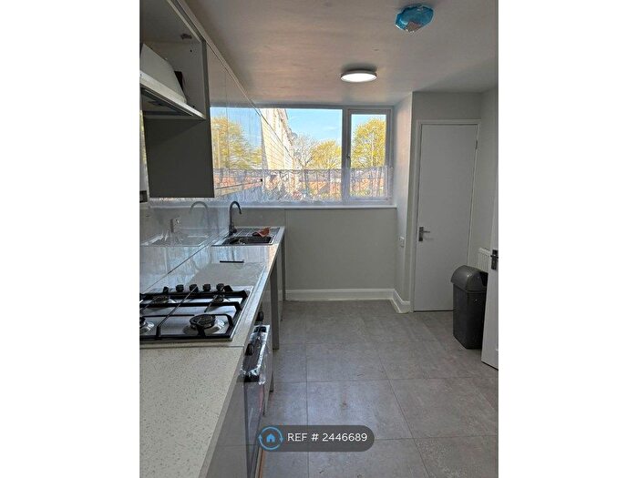 4 Bedroom End Of Terrace House To Rent In Maree Close, Bletchley, Milton Keynes, MK2