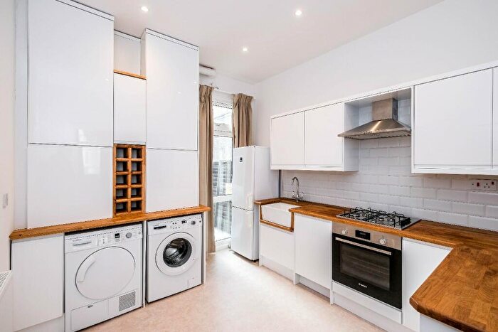 1 Bedroom Flat To Rent In Herbert Road, Ilford, London, IG3