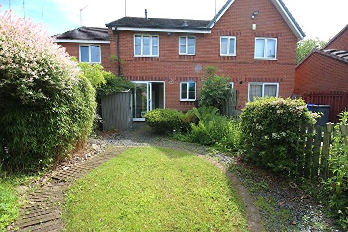 3 Bedroom Terraced House To Rent In Tudbury Way Salford, M3