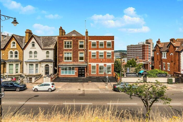 1 Bedroom Flat To Rent In New Road Avenue, Chatham, Kent, ME4