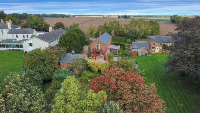 4 Bedroom Barn Conversion For Sale In Gosberton Bank, Spalding, PE11