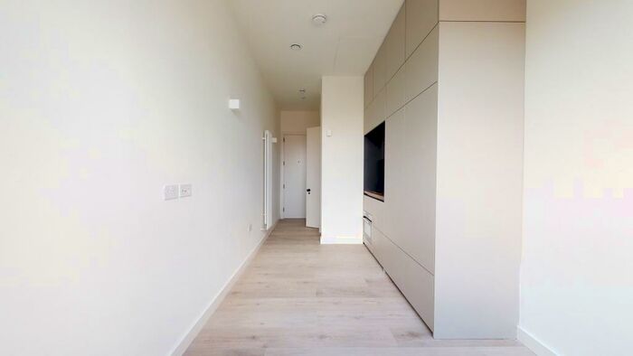 Studio To Rent In George Street, LU1