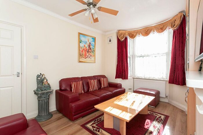 3 Bedroom Terraced House To Rent In Watford, WD18