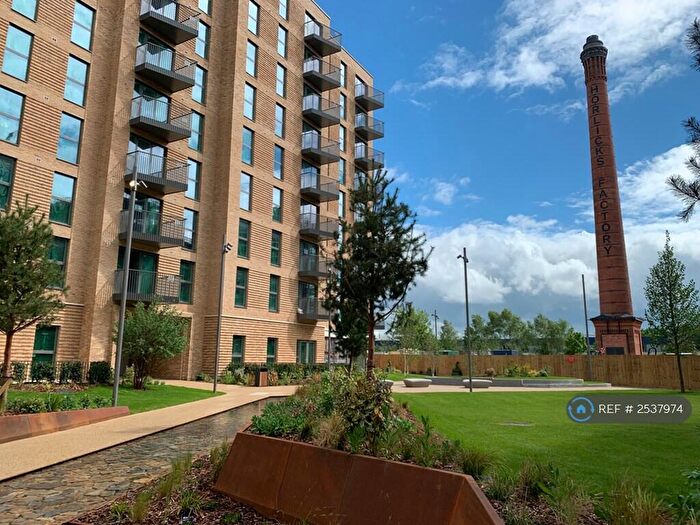 2 Bedroom Flat To Rent In Darjeeling House, Slough, SL1