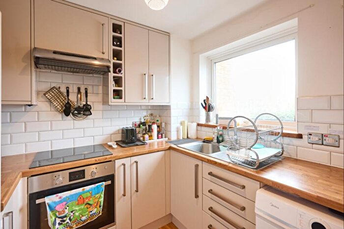 1 Bedroom Flat For Sale In Lilliput Court, Eltham Road, London, SE12