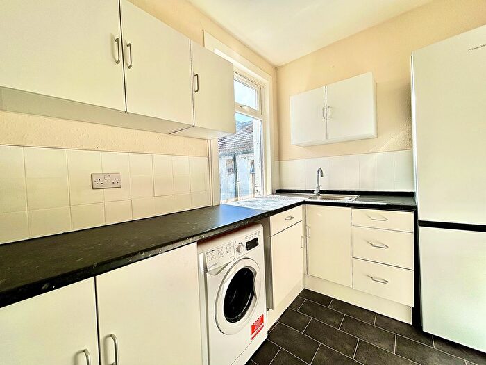2 Bedroom Property To Rent In Warren Road, London, E10