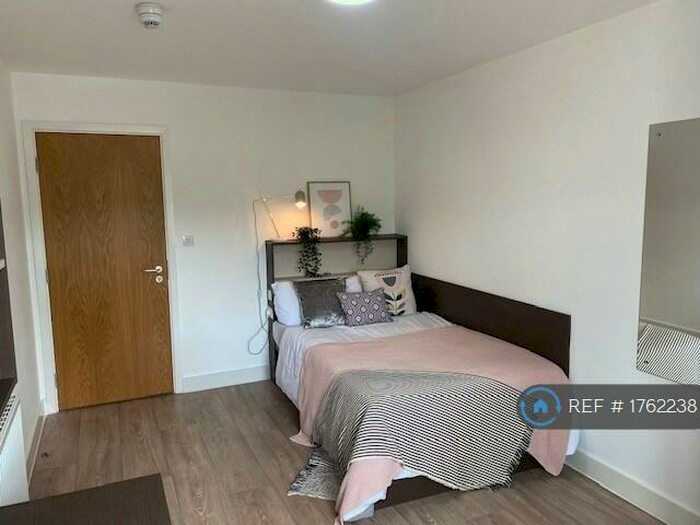 2 Bedroom Flat To Rent In Neuadd Y Castell, Bangor, LL57