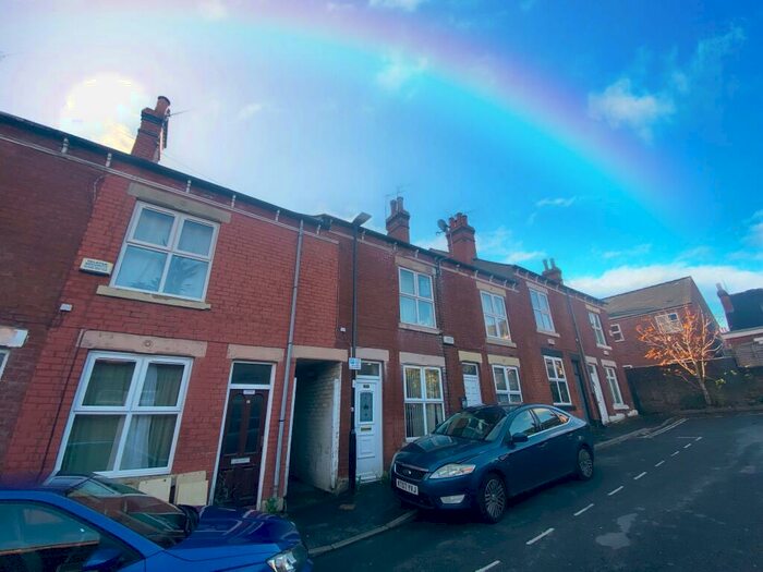 3 Bedroom House To Rent In Cecil Square, Sheffield, S2